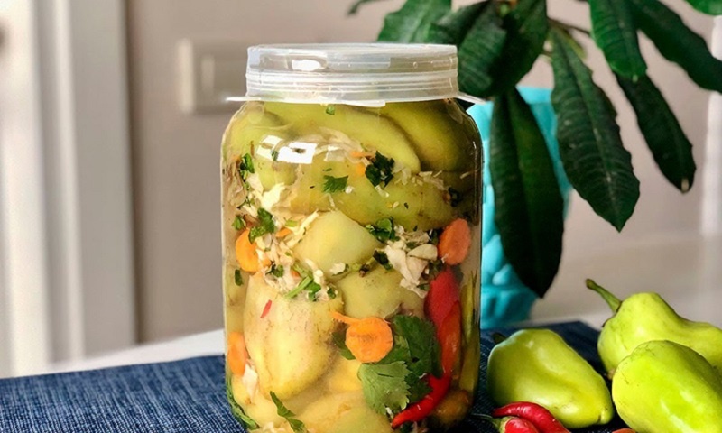 Необычный способ заготовки болгарских перцев – фаршируем и закатываем