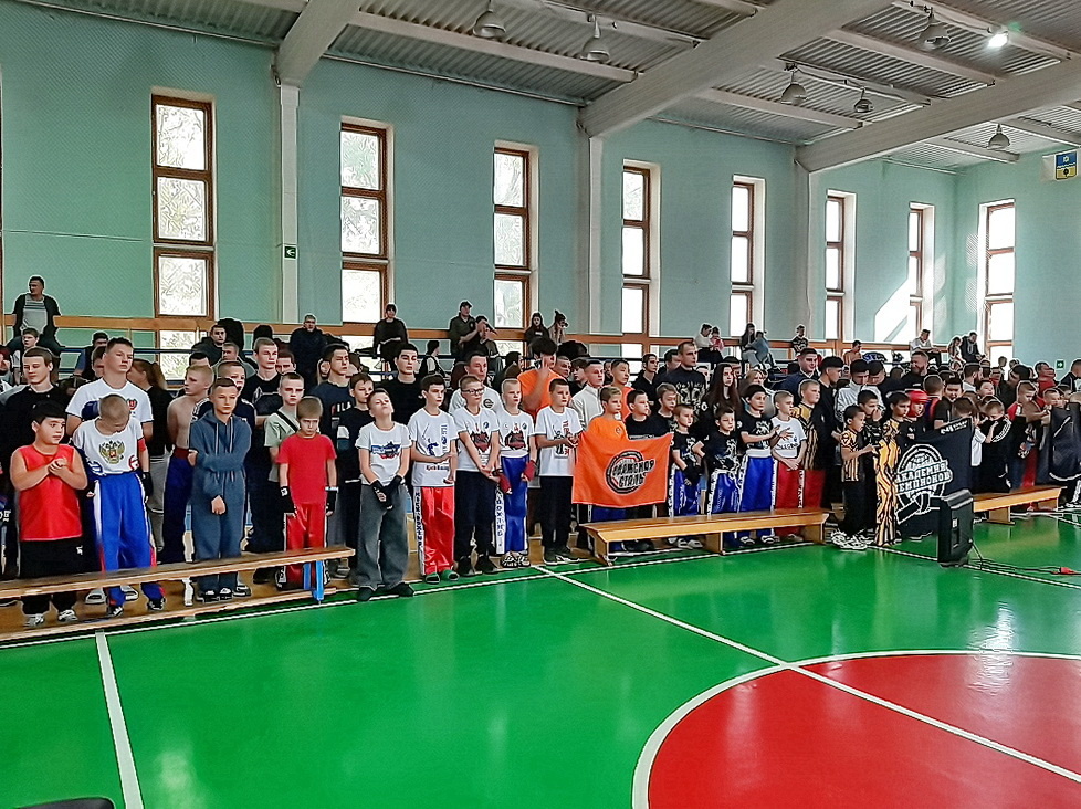 Ожидание начала поединков - всегда самый волнующий момент📷    Кикбоксеры 7 городов выяснили отношения на первенстве Волжского
