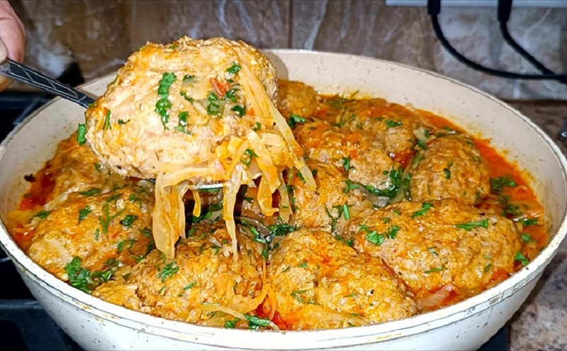 Вкусные ленивые голубцы на сковороде: быстрый и сочный ужин без лишних хлопот