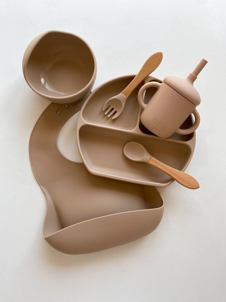 Набор детской посуды / Источник: Pinterest