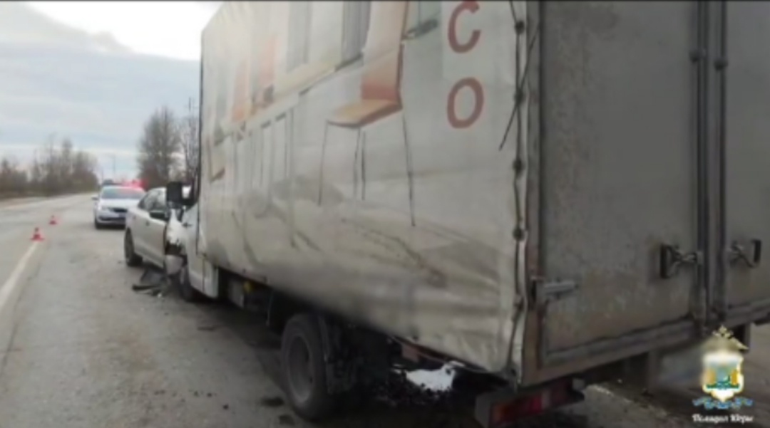    В Нижневартовске в результате выезда на встречную полосу погиб 68-летний водитель