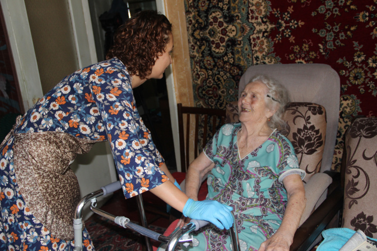 Новый закон об уходе за пожилыми - более удобное получение денег