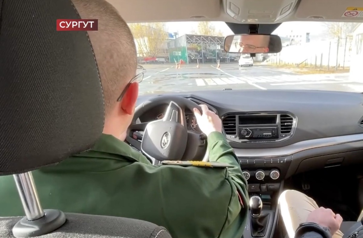    В Югре бойцов СВО обучают вождению автомобилей с ручным управлением