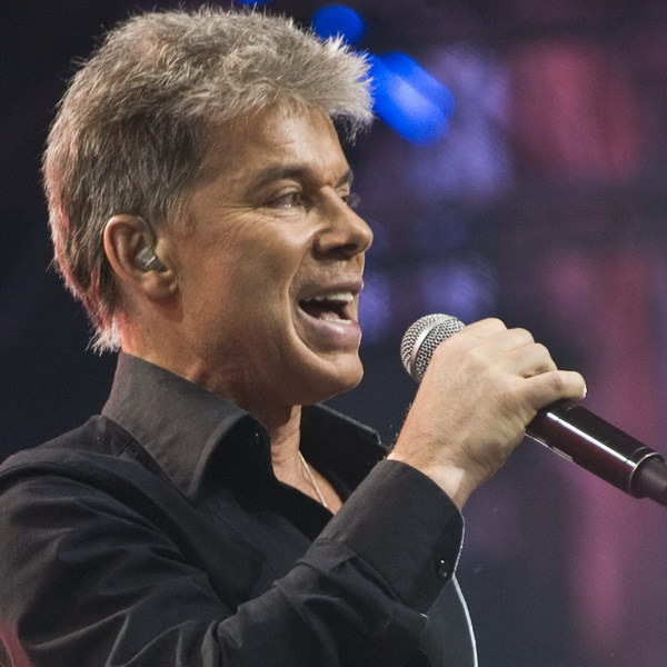     Обзор: «Умеет ли петь Олег Газманов | В рот мне ноги, сальтухи с расщепом и микстом»