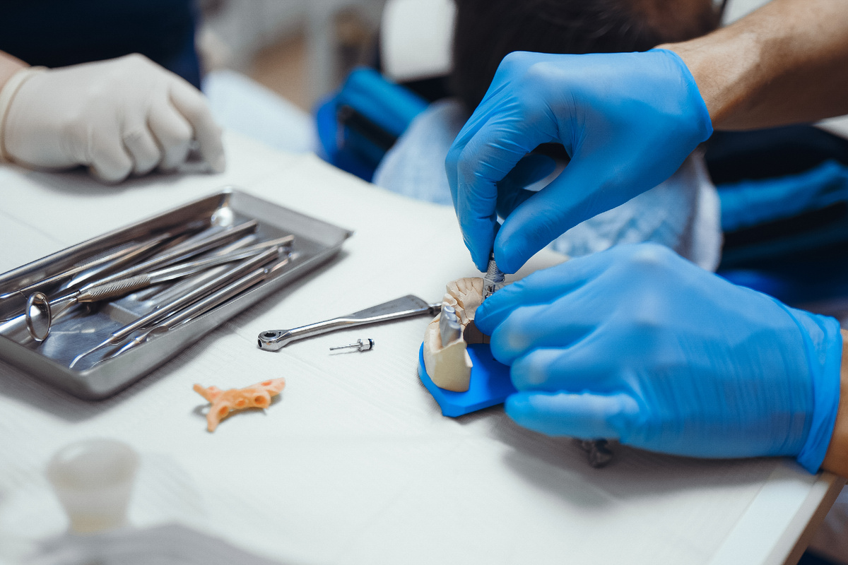 Фотография взята с сайта стоматологии Дмитрович Фэмили https://www.dmitrovich.ru/