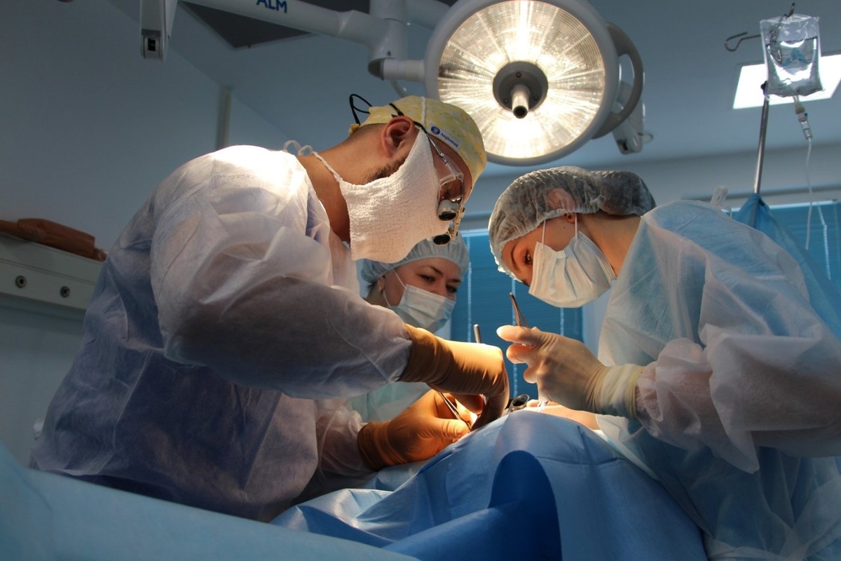    Впервые в Югре врачи Нягани выполнили пациентке уникальную операцию на сонной артерии