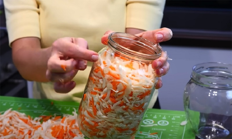 Маринованная капуста за сутки: быстрый рецепт с настоящим бочковым хрустом