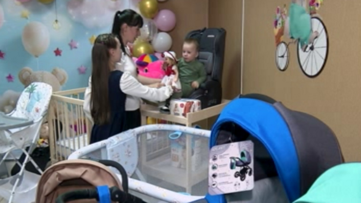    В Курском центре соцпомощи "Возрождение" открылся пункт проката детских принадлежностей