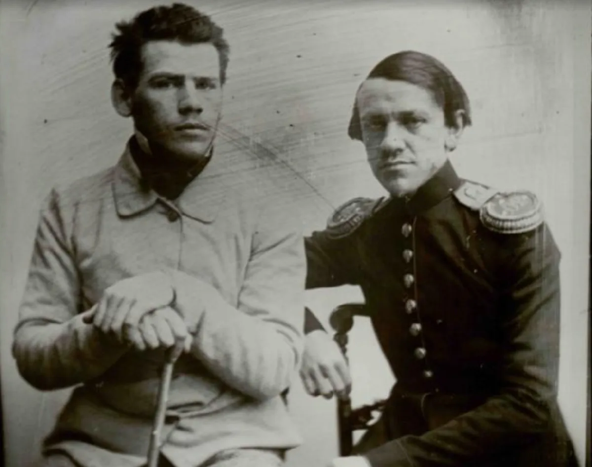 Молодой Толстой с братом Николаем