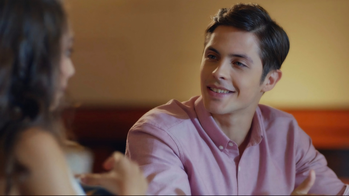 Кадр из сериала "Чёрная любовь" (2015-2017, Турция, реж. Хиляль Сарал)