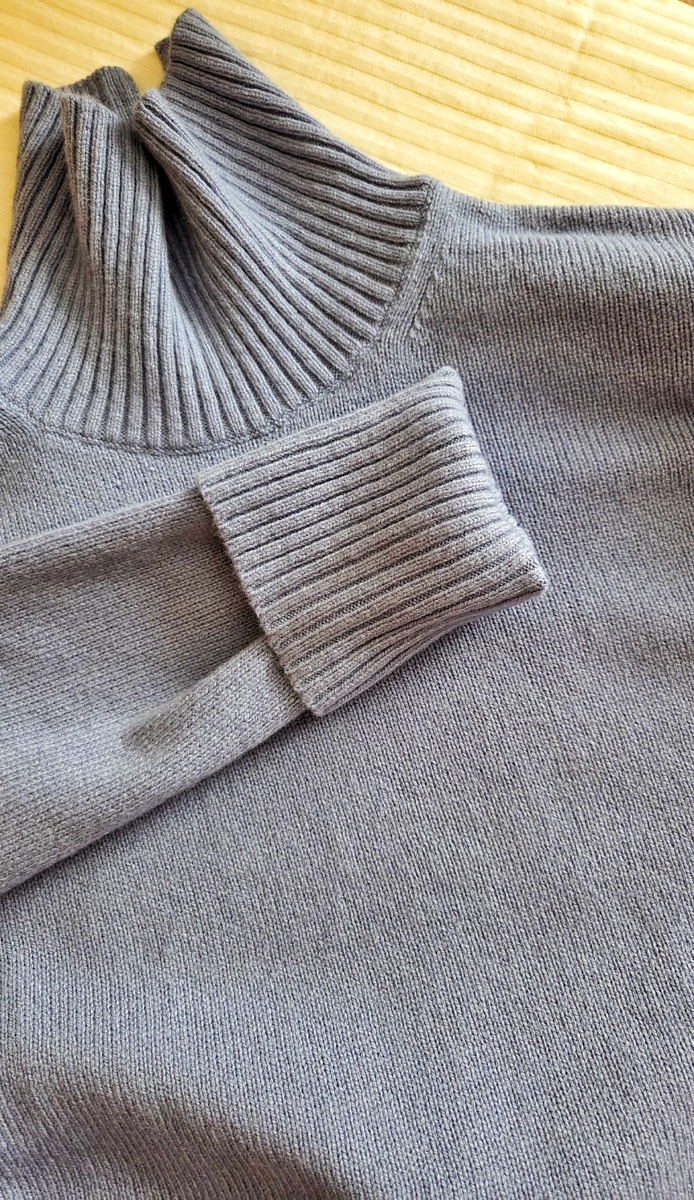 Цвет как-то съелся на фото, но далее в примерке будет виден его настоящий цвет