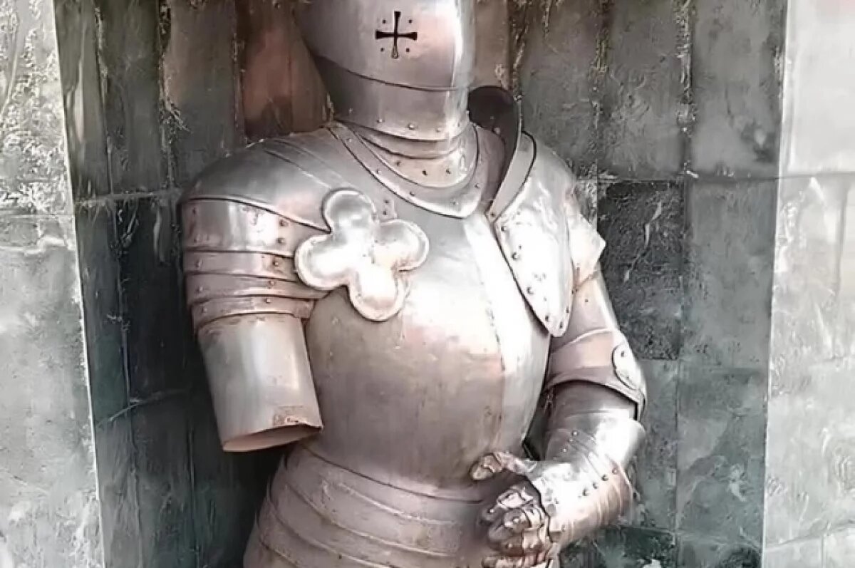    В Самаре у популярной скульптуры пропали несколько частей