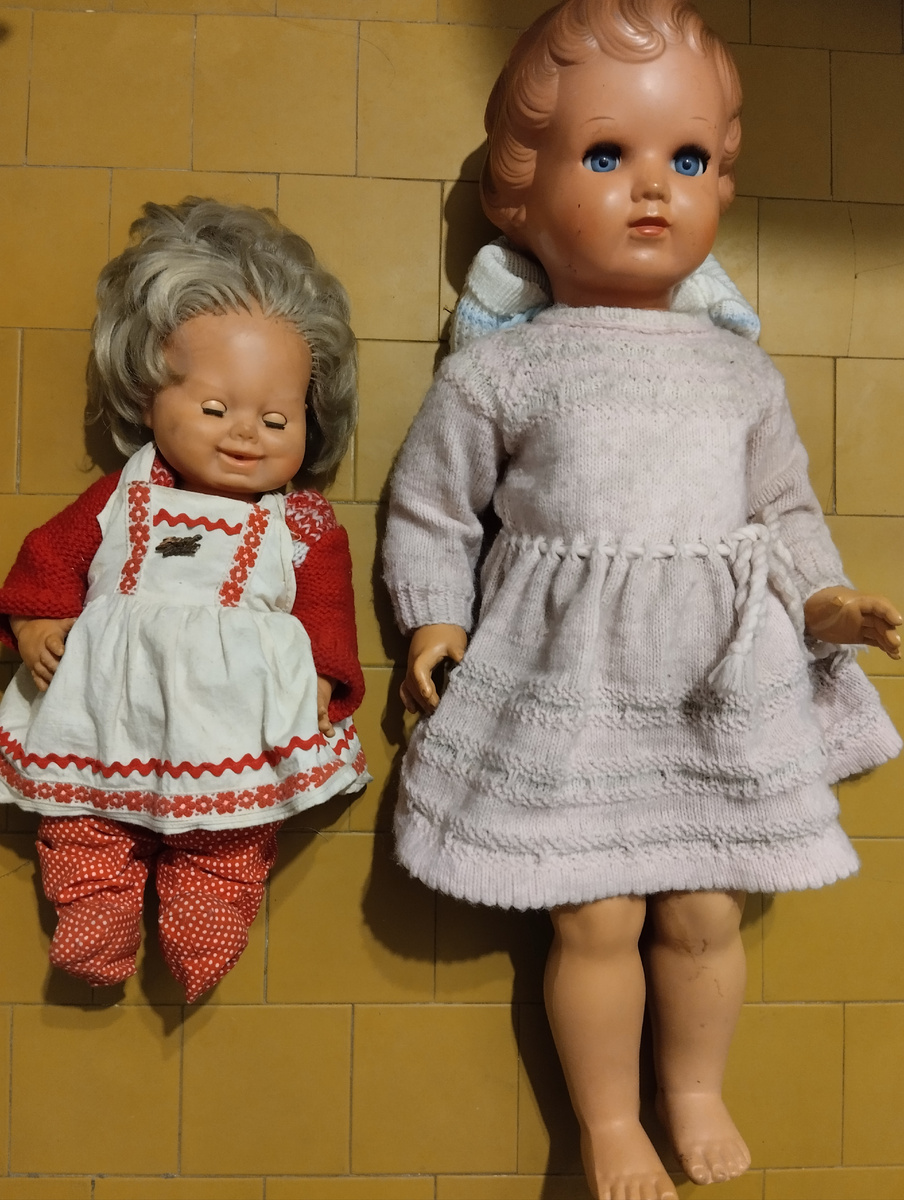 Купила этих винтажных кукол. 