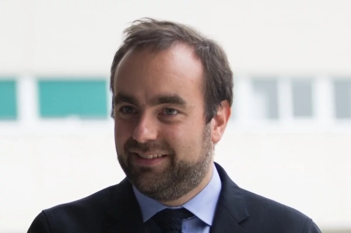    Le Figaro: новый премьер Франции Лекорню подал прошение об отставке