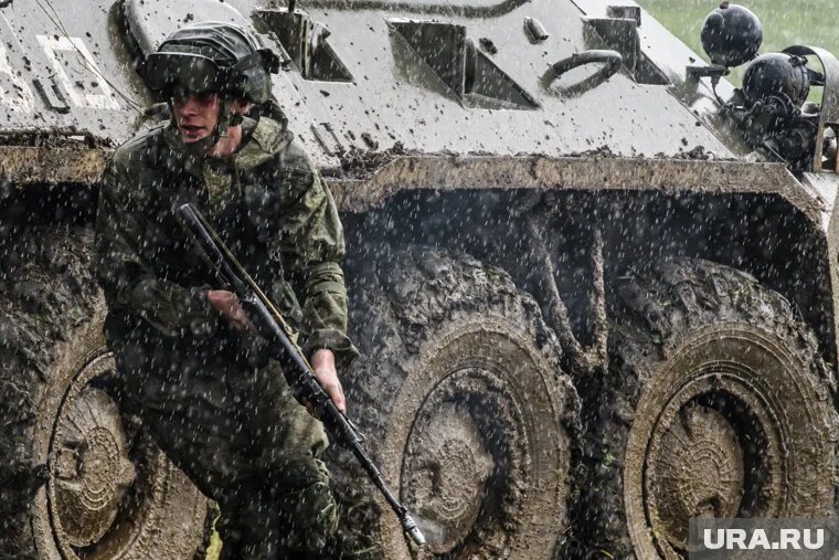  Российские бойцы уничтожают элитную группировку ВСУ под Красноармейском
Фото: Владимир Жабриков © URA.RU