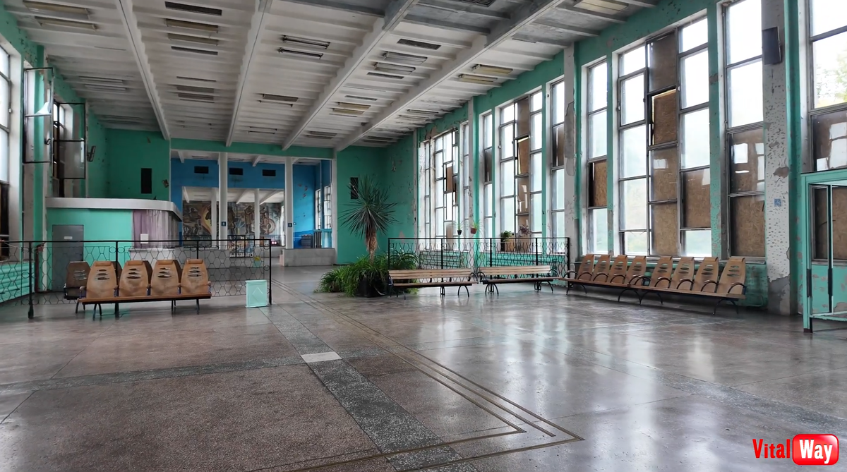 Южный вокзал Днепропетровска был открыт 1 июня 1975 года