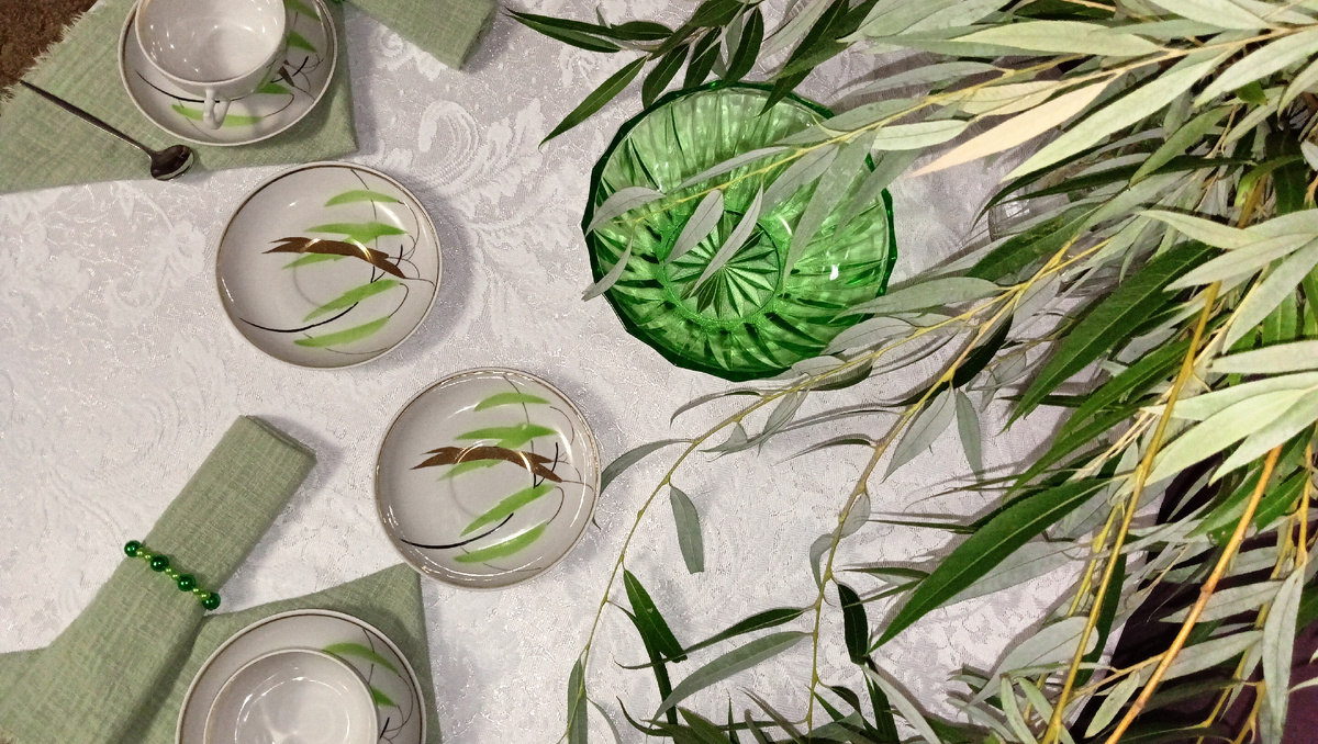 Гармония природы и фарфора. Фото автора 