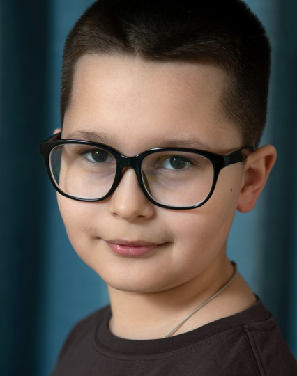 Каждому мальчишке необходима мама, чтобы научиться любить и принимать любовь, и папа, с которого брать пример.