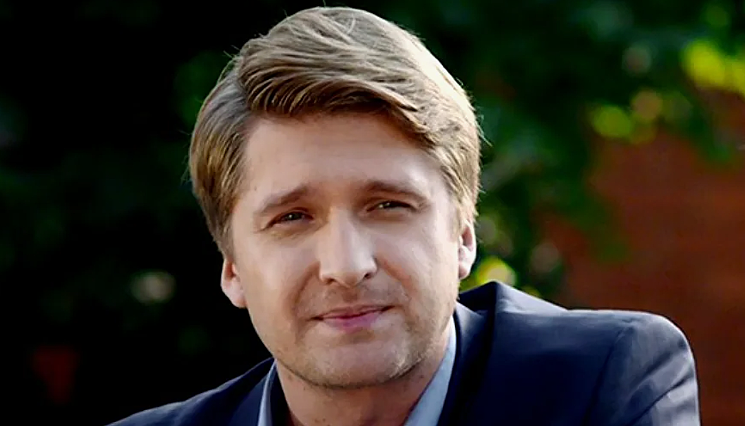 на фото Дмитрий Пчела 