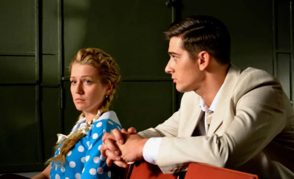 на фото Карина Андоленко и Станислав Бондаренко 