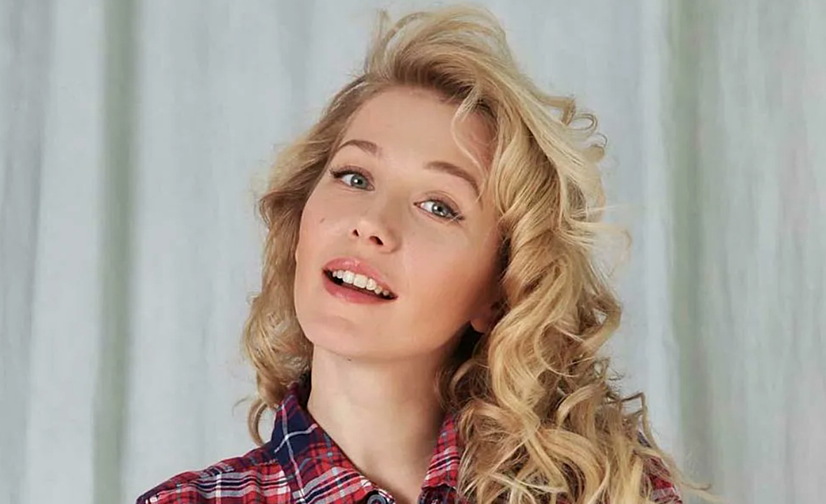 на фото Карина Андоленко 