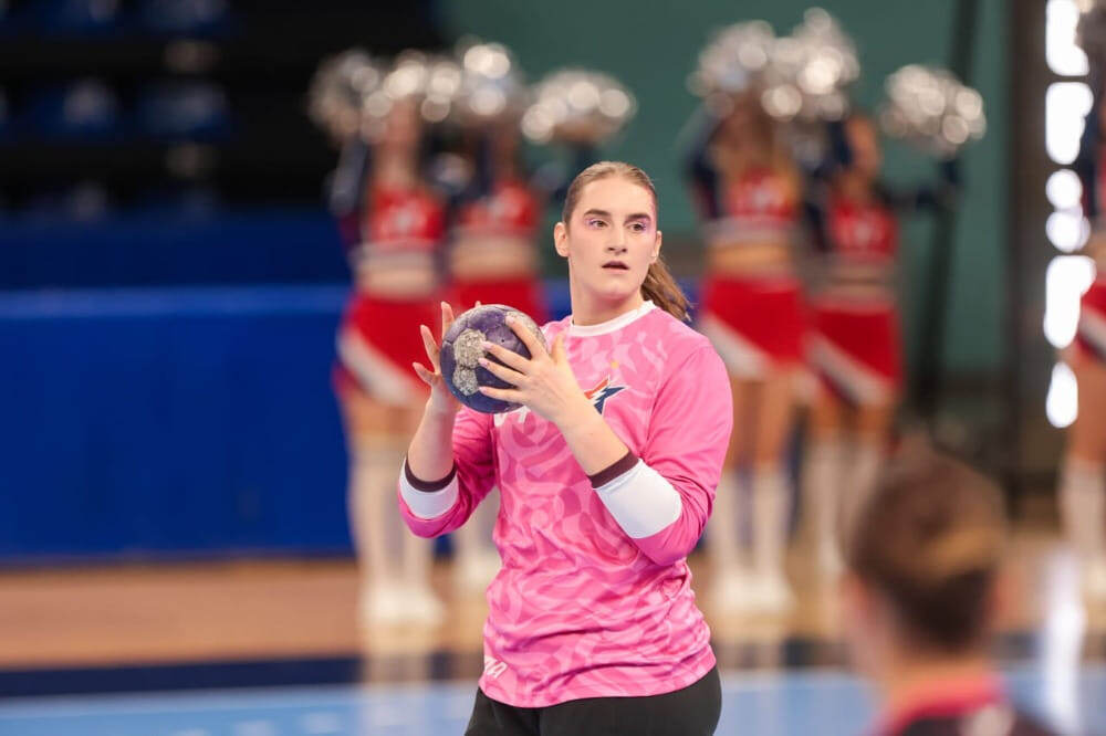    Серафима Тиханова показывает вдохновенную игру в воротах "Звезды"