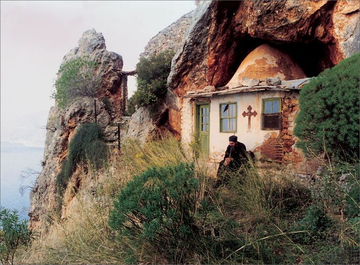 Кельи на горе Афон.