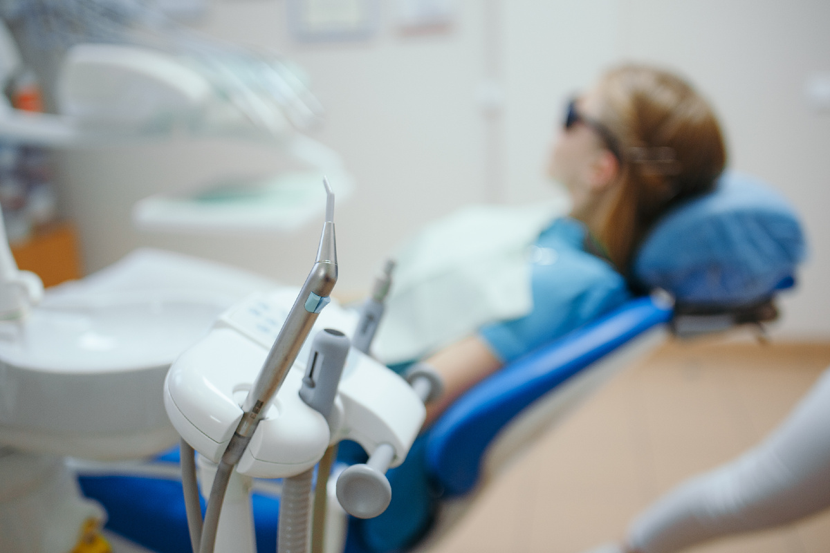 Фотография взята с сайта стоматологии Дмитрович Фэмили https://www.dmitrovich.ru/