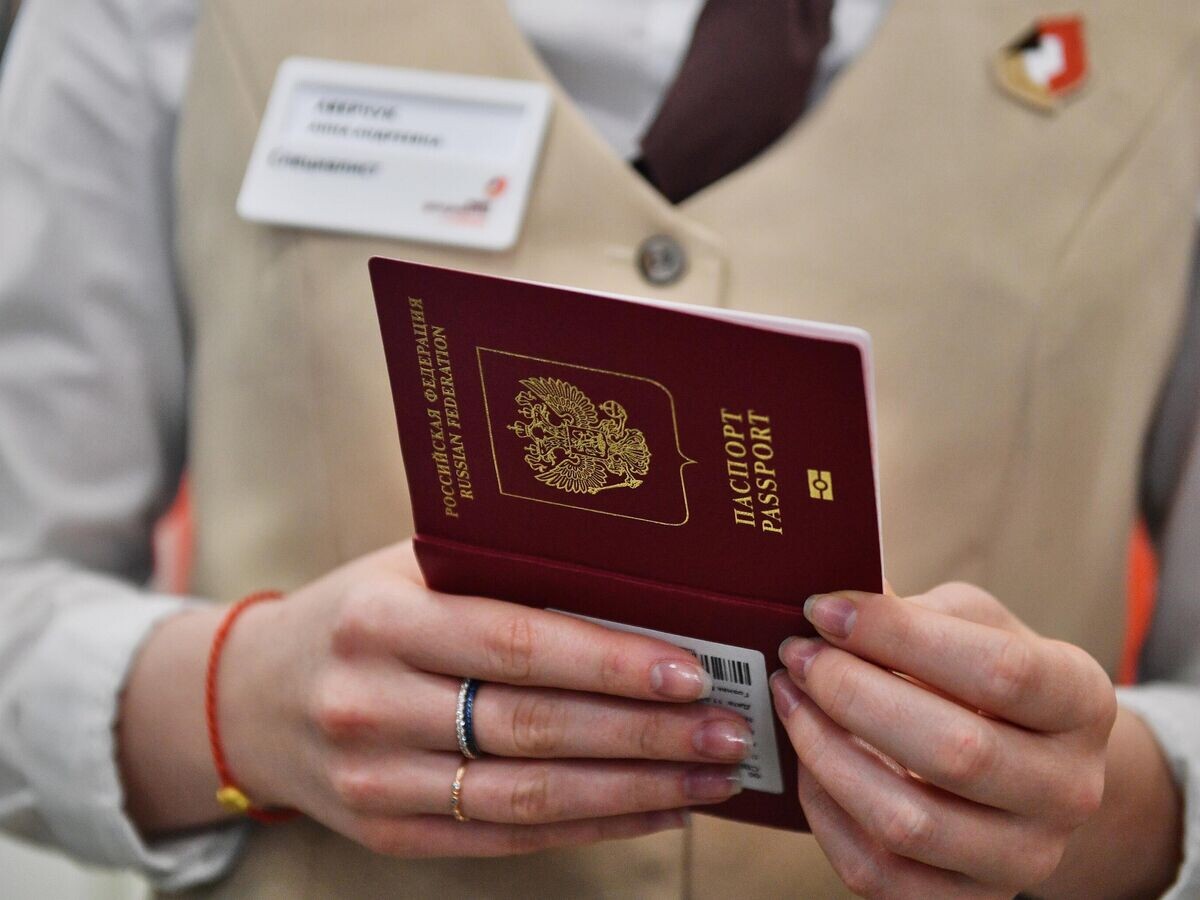    Оформление загранпаспорта© РИА Новости / Павел Лисицын