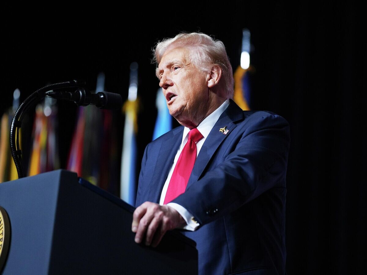    Президент США Дональд Трамп выступает перед высшим военным руководством США на базе морской пехоты в Куантико© AP Photo / Evan Vucci