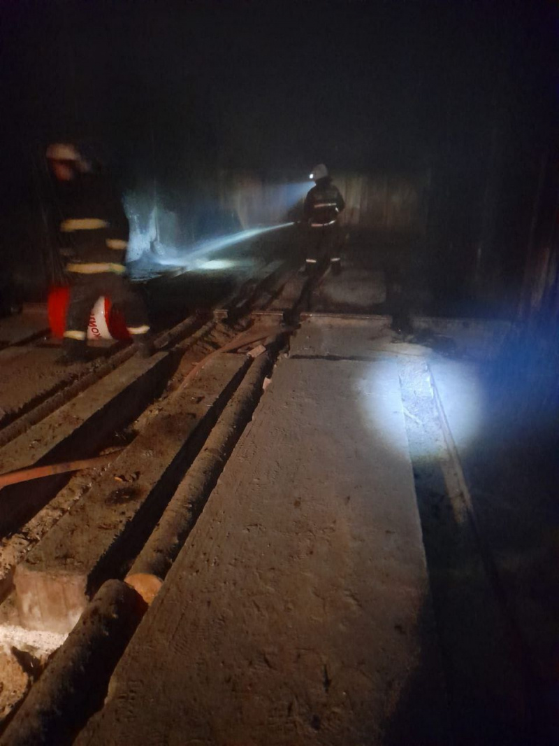    Ангар и грузовик загорелись на лесозаводе в КарелииГоскомитет Карелии по ОЖ и БН