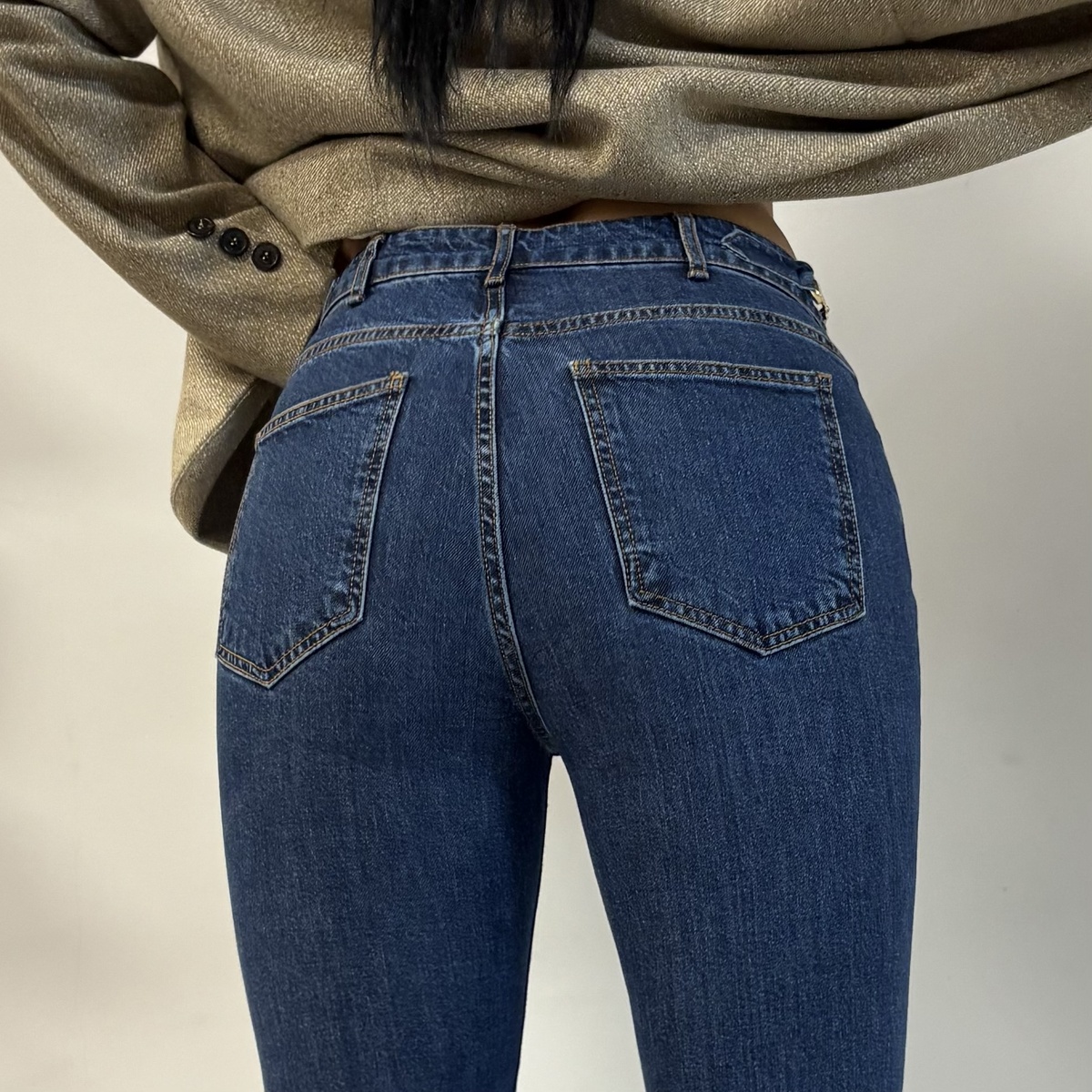 Идеально всё, когда в них удобно, когда шикарно сидят, притягивают взгляд🔥 