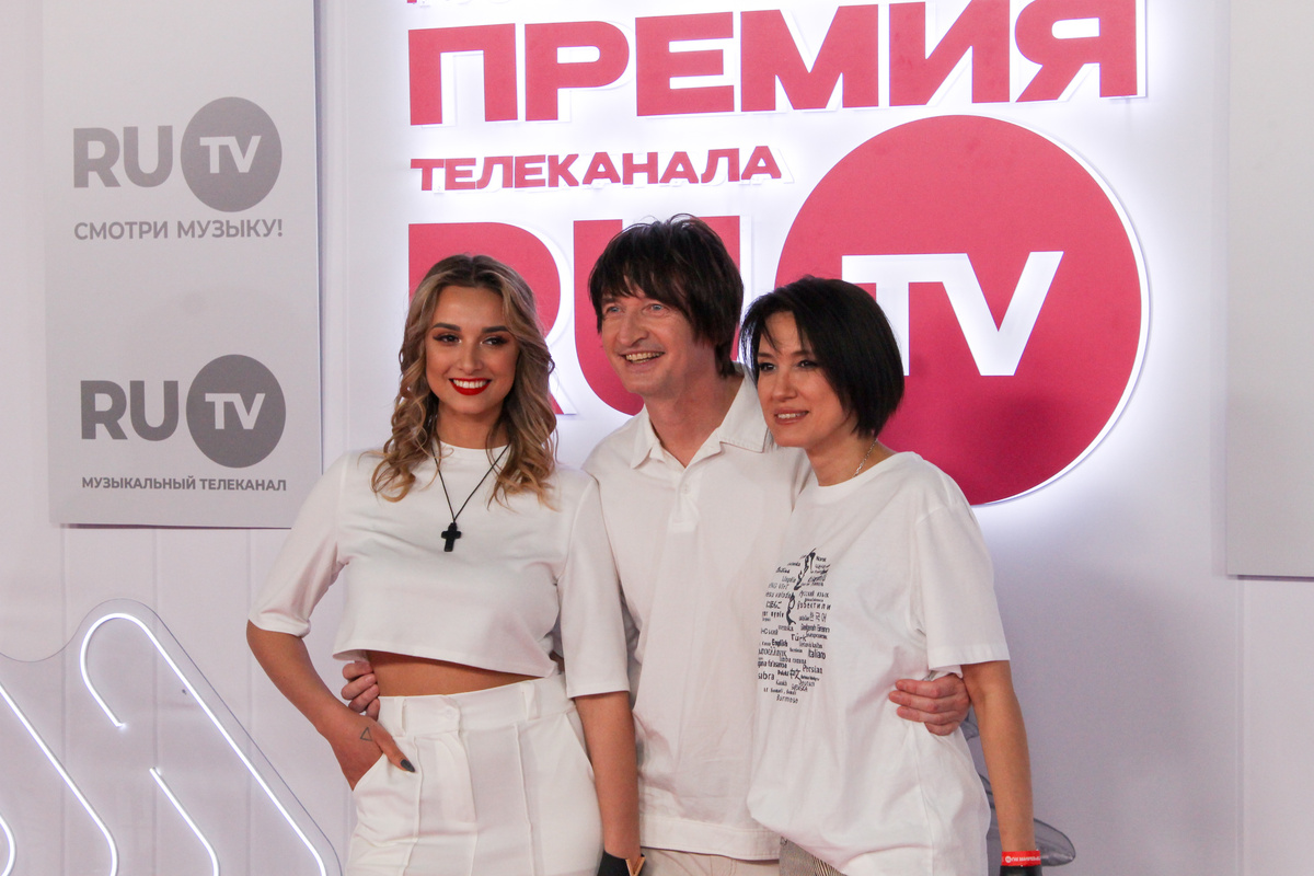 Критик объяснил, что песня группы обладает мелодичностью и особой манерой исполнения.  Фото: Фото: ФедералПресс / Герман Парло