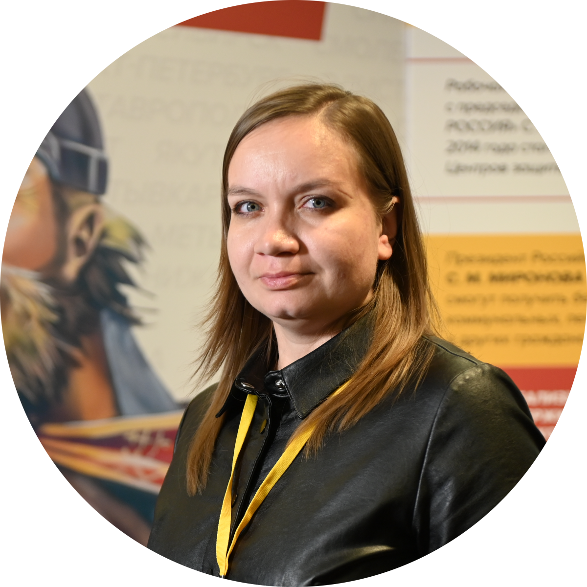 – Ответственность за травму, которую получила наша заявительница, лежит на ТСЖ – организации, которая управляет ее домом. В обязанности обслуживающей организации входит уборка двора от наледи и снега. Такие работы коммунальщики должны проводить систематически. Об этом говорится п. 3.2.13 Постановления Госстроя РФ №170. Помимо уборки необходимо посыпать тротуары и дорожки, лестницы возле подъездов песком или солью не позднее трех часов с момента окончания снегопада или метели. В нашем случае этого не было сделано. Если обслуживающая организация отказывается выплачивать компенсацию, нужно обращаться в суд, – разъяснила руководитель Центра защиты прав граждан в Липецке Ирина Осипова.