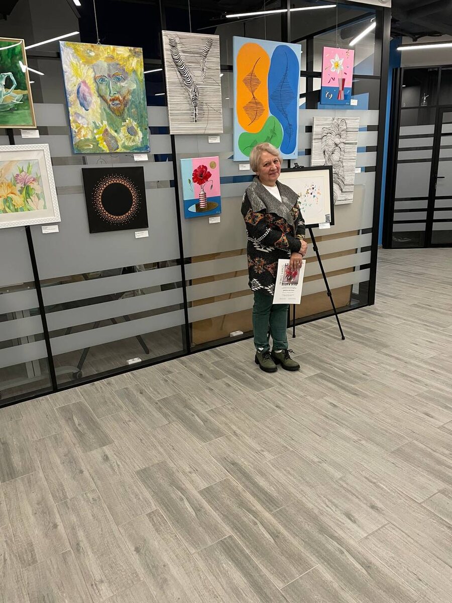 Елена Агабабова на выставке Красота в простоте