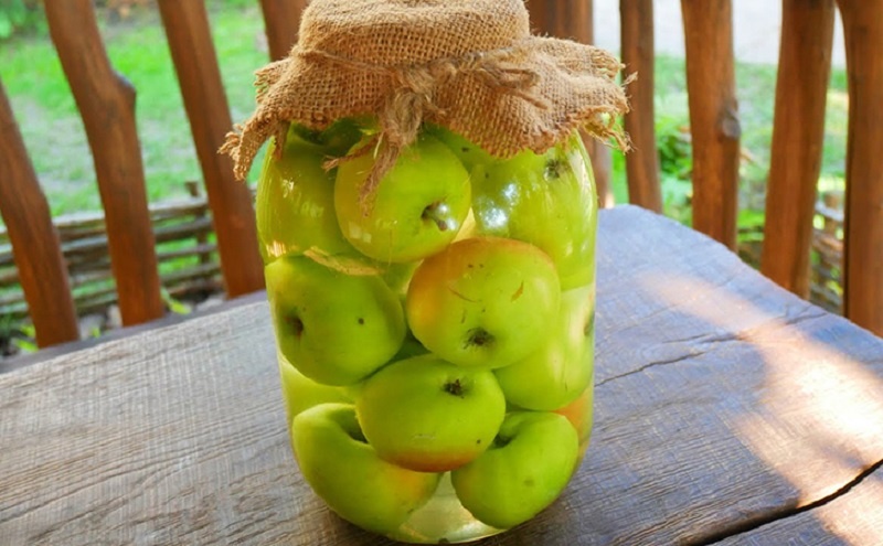Мочёные яблоки в банках по старинному рецепту: вкус лета на всю зиму