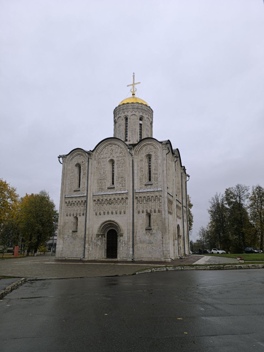 Дмитриевский собор 