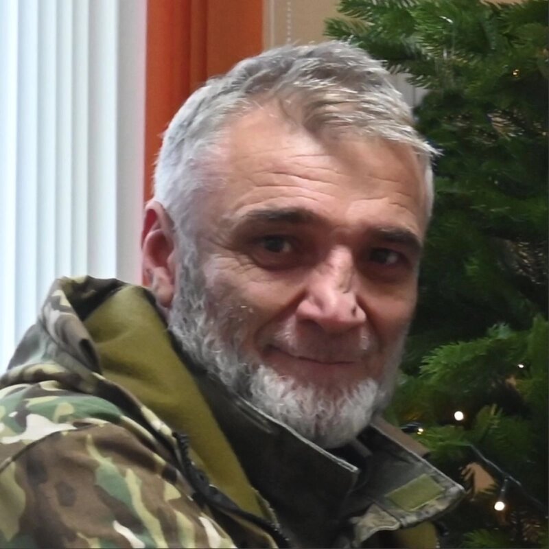    Старший сержант Альберт Рамазанович Пашаев. Фото: Из архива/ Временно исполняющий полномочия главы Тарусского муниципального округа Михаил Голубев.