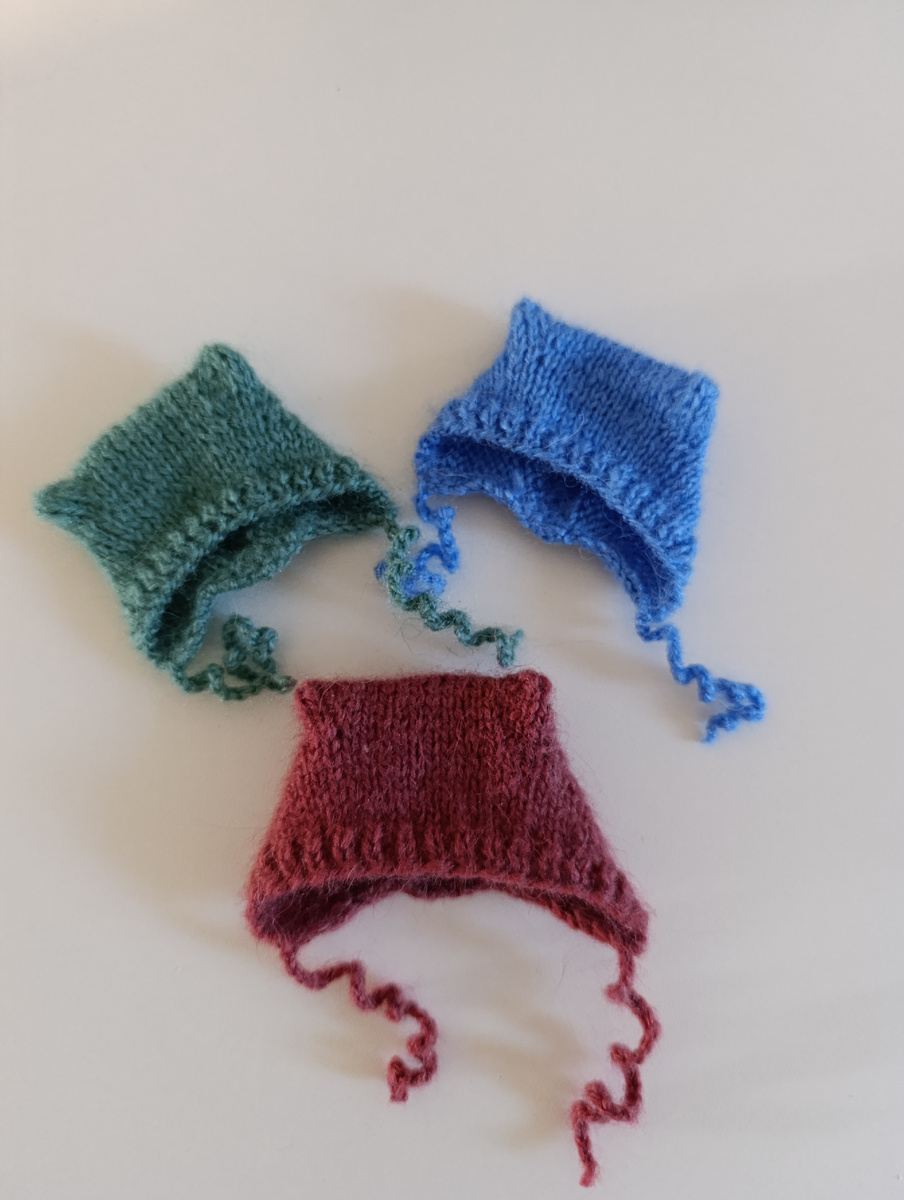 Котошапочки.                                                 