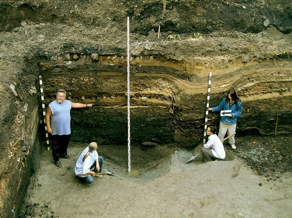 Демонстрация культурного слоя.