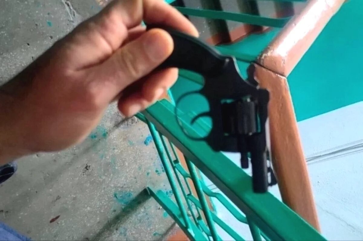    Полиция Магнитогорска нашла школьницу, которая устроила стрельбу во дворе