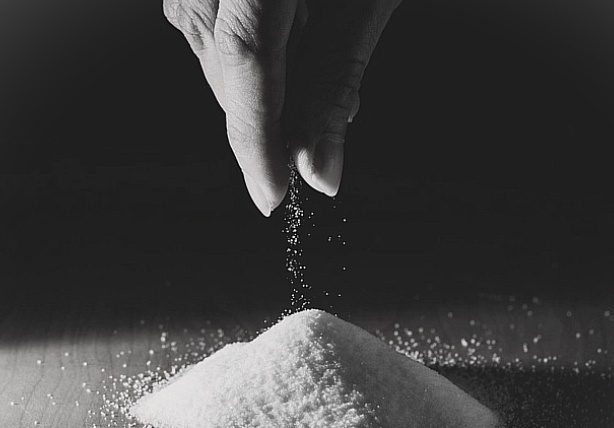 С любовью к каждому . Наташа Эльберг- более 24 лет непрерывно практикующий кризисный психолог, энергопсихолог , автор книг -бестселлеров , автор методики ментальной трансформации и коррекции любых жизненных ситуаций с помощью специальных энергопрактик. Автор - мастер энергетического таро.