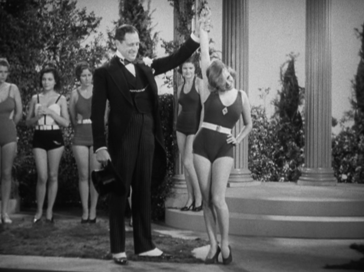 “Милашка Голди” (Goldie Gets Along) | источник фото imdb