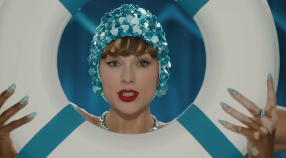     Кадр из клипа Тейлор Свифт «The Fate of Ophelia»