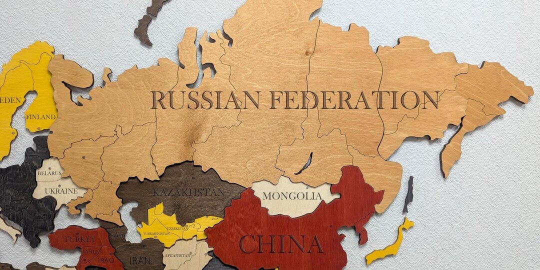 Названы 10 самых богатых и 10 самых бедных регионов России