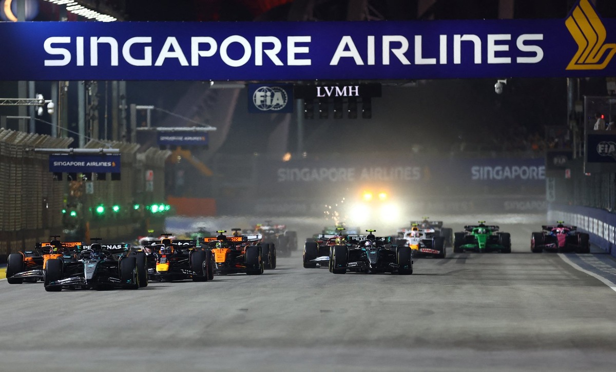    Был издан приказ об опасности из-за жары на Гран-при Сингапура Формулы-1