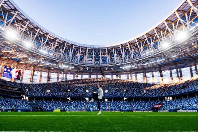    Газон после матча со \