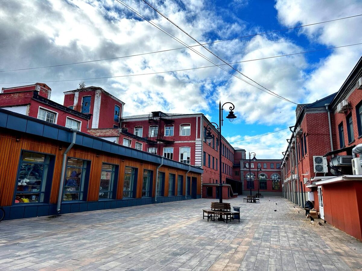 Здания Богородско-Глуховской мануфактуры, крупнейшего текстильного предприятия на рубеже веков