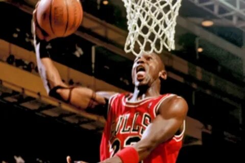 Он летает, он забивает красиво