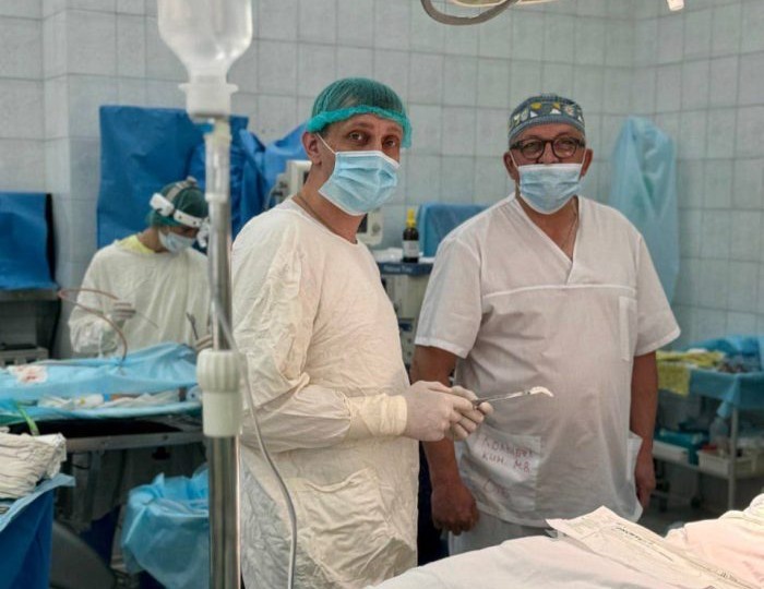 В Новосибирске врачи восстановили нос 14-летней девочке, родившейся с редким дефектом